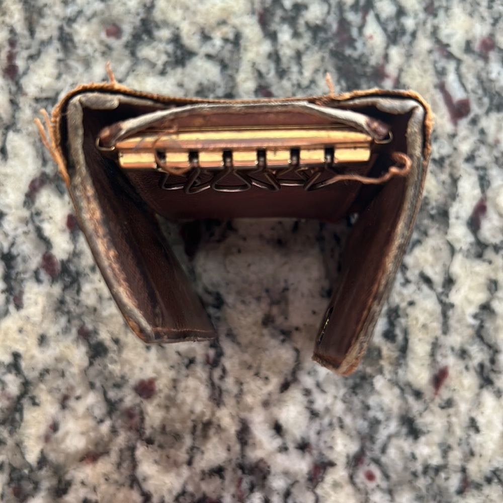 Louis Vuitton Monogram Key Case - Picture 5 of 11